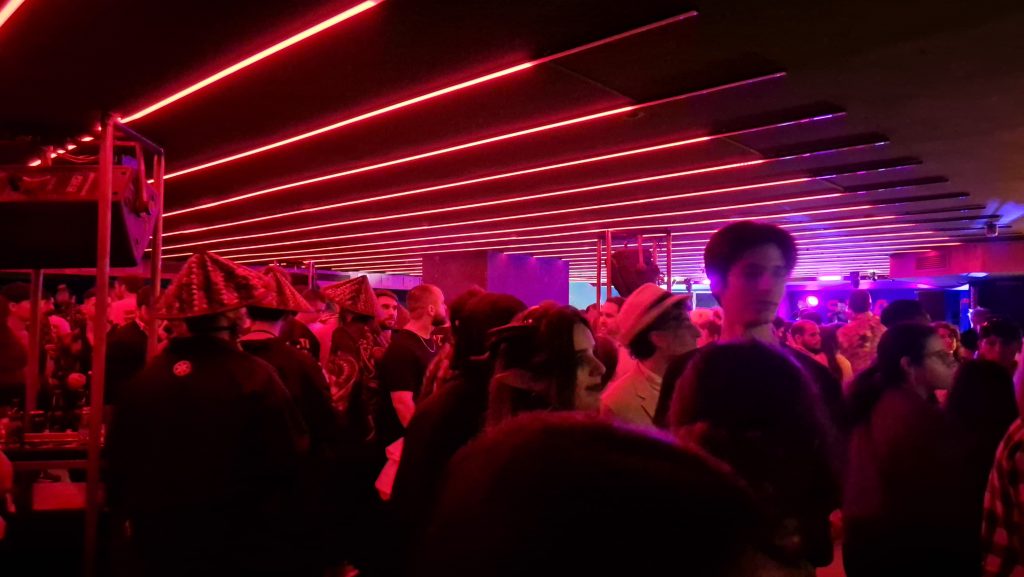 Atomic Pixel Party: noche colegas